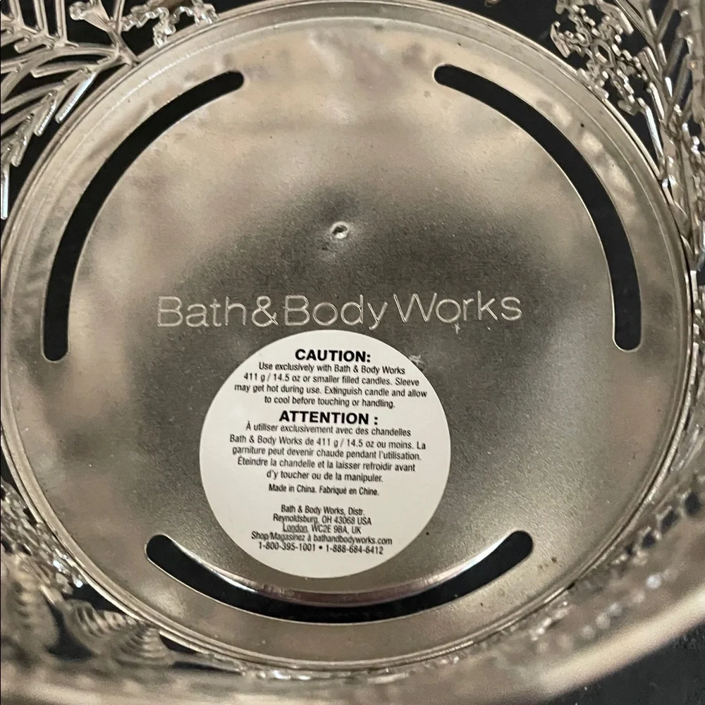 Bath & Body Works Silver Pedestal Leaf/Snowflake 3 Wick Candle Holder - Picture 2 of 2